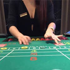 Pengalaman taruhan sportsbook dan olahraga dengan akses mobile di platform ceri711